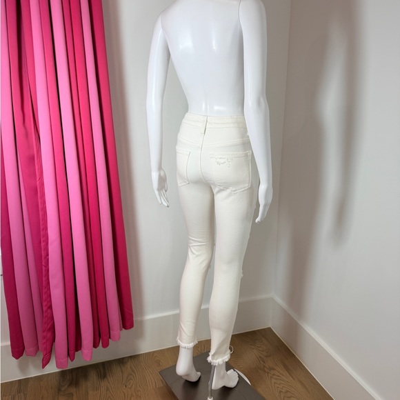 Flying Monkey White High Rise Distressed Button up Jeans - New Without tags - Picture 4 of 9